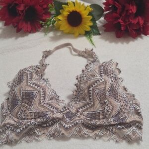 PINK VICTORIAS SECRET BRALETTE